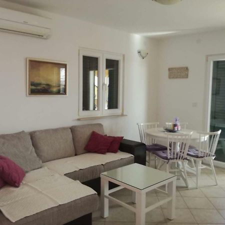 Apartman Dora Povljana Kültér fotó