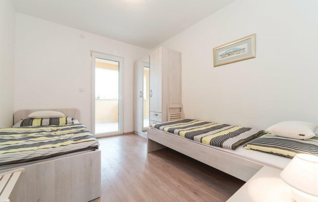 Apartman Dora Povljana Kültér fotó