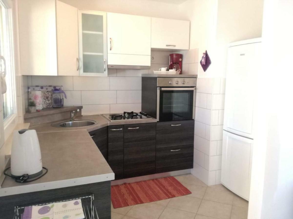 Apartman Dora Povljana Kültér fotó