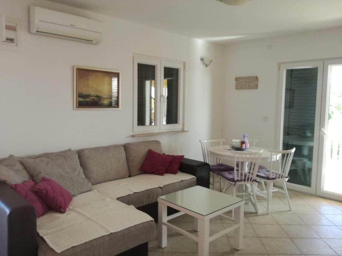 Apartman Dora Povljana Kültér fotó