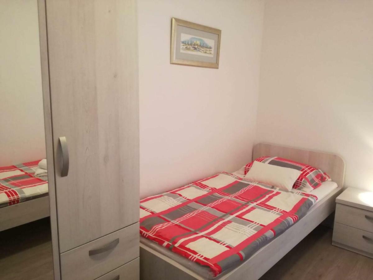 Apartman Dora Povljana Kültér fotó